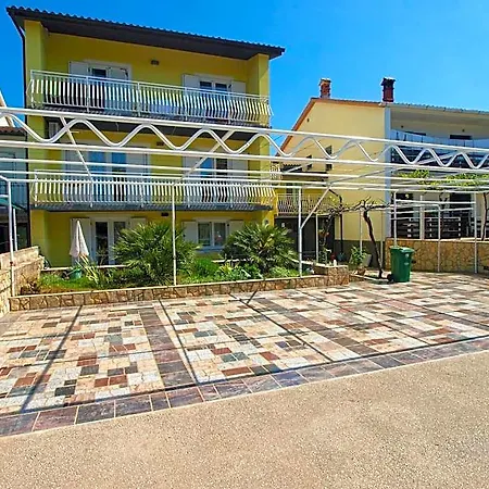1623 Fazana
